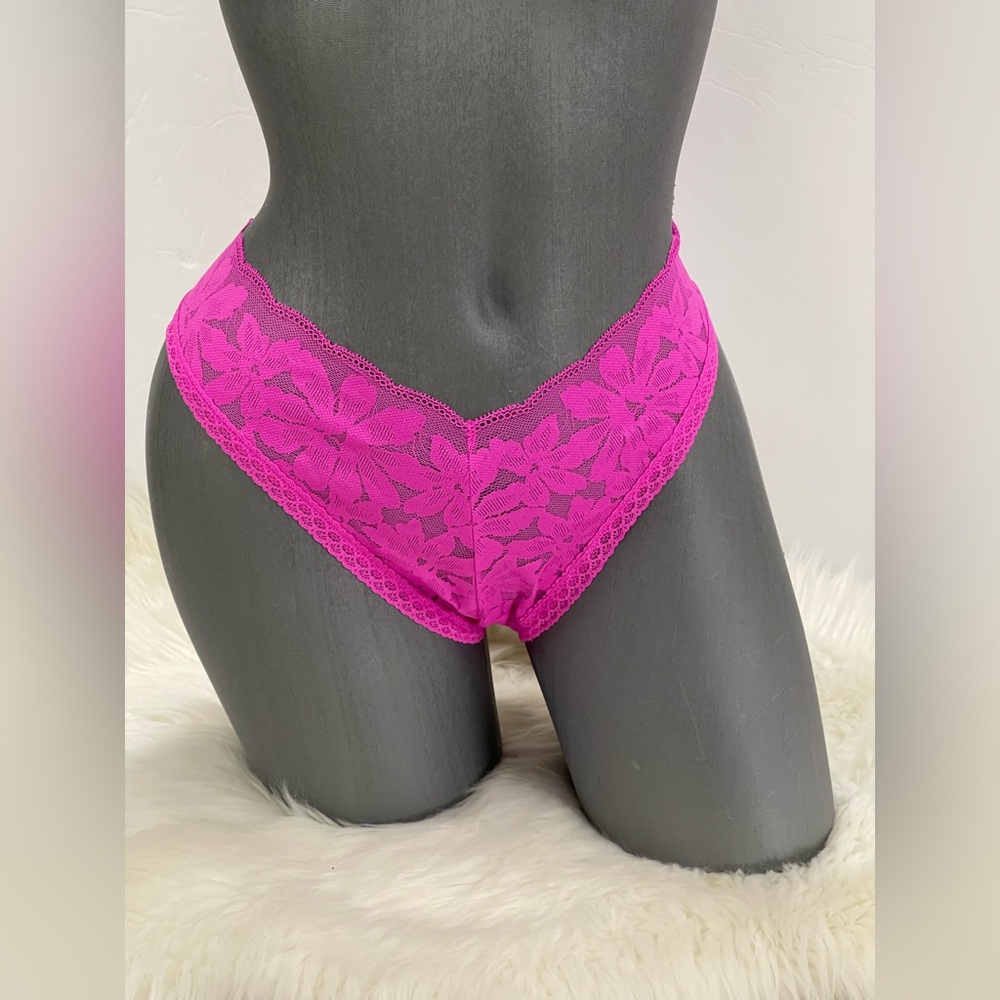 Victoria’s Secret Pink Lacie Brazilian Thong  Panty Underwear. NWT
